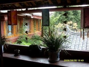 Overseas Inn Lijiang (Yunnan) Exterior photo